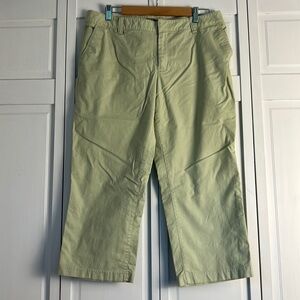 Tommy Bahama Cropped Chino Pant Woman’s Size: 14 Light Green